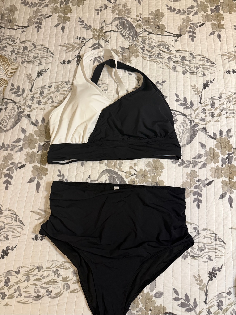 Two-Tone Black & White Women's Swim Set